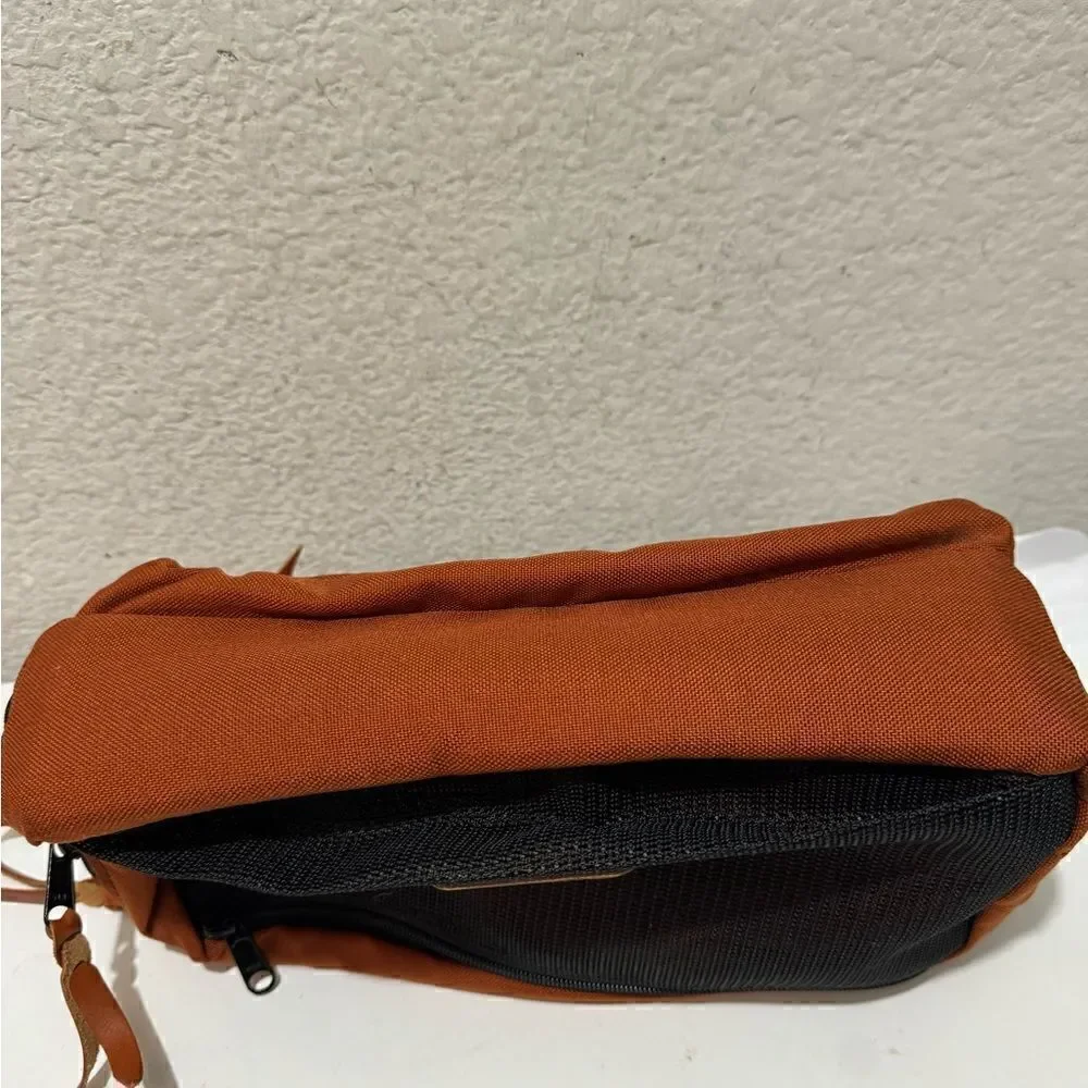 Wildgoose TEXAS MADE toiletry bag reddish brown